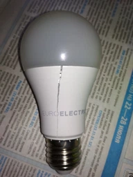Лампочка EUROELECTRIC LED А60 12W E27 4000K 220V (LED-A60-12274(EE)) фото от покупателей 2