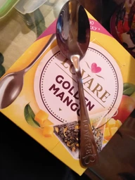 Чай зеленый листовой с лепестками цветов и ароматом манго Lovare Golden Mango 15 пирамидок по 2 г (4820198874636) фото от покупателей 5