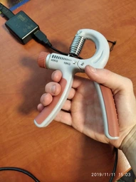 Кистевой эспандер LiveUp Adjustable Handgrip (LS3334-g) Green фото от покупателей 14