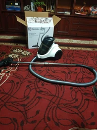Пылесос без мешка ELECTROLUX EC41-2SW фото от покупателей 7