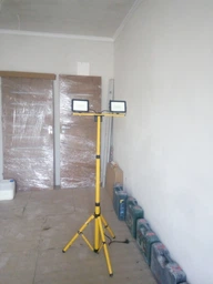 Стійка для прожектора подвійна Horoz Electric TRIPOD DOUBLE 107-001-0001 фото від покупців 1