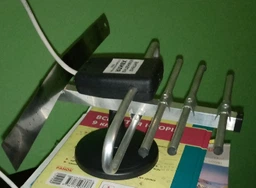 Антена DVB-T2 Кімнатна ХВИЛЯ підсилювач 9999 5-12В з кабелем 20 дБ до 20 км фото від покупців 3