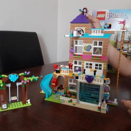 Конструктор LEGO Friends Будинок дружби 722 деталі (41340)