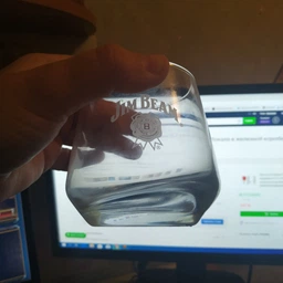 Віскі Jim Beam White 4 роки витримки 0.7 л 40% + 2 келихи в залізній коробці (5060045588715)