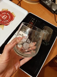 Віскі Jim Beam White 4 роки витримки 0.7 л 40% + 2 келихи в залізній коробці (5060045588715) фото від покупців 1