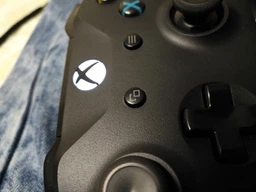 Microsoft Xbox One S Black Wireless Controller + Adapter for Windows фото від покупців 10