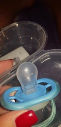 Пустышка Philips AVENT Ultra Air Ночная 6-18 мес для мальчиков / нейтральная 2 шт (SCF376/21) фото от покупателей 11