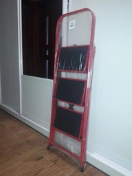 Стремянка Forte LFD106TB из 3 ступеней Красная фото от покупателей 3