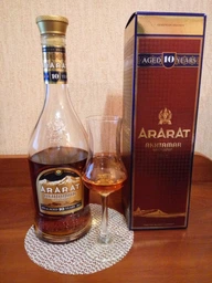 Бренди ARARAT Ахтамар 10 лет выдержки 0.5 л 40% в подарочной упаковке (4850001002024_4850001003700) фото от покупателей 5