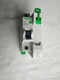 Автоматический выключатель Schneider Electric Easy 9 EZ9F34140 1P C 40 A фото от покупателей 2