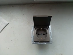 Розетка Schneider Electric ASFORA з кришкою, сталь (EPH3100162) фото от покупателей 5