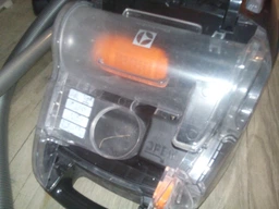 Пылесос без мешка ELECTROLUX ESC63EB фото от покупателей 7