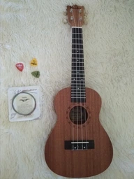 Укулеле BURKS CONCERT NATURAL 23" фото від покупців 15