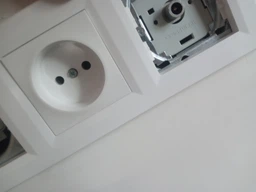 Розетка Schneider Electric Asfora без заземляющего контакта Белая с рамкой (EPH3000121) фото от покупателей 3