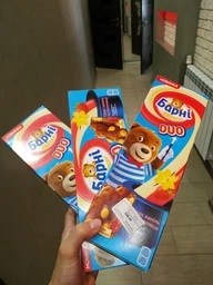 Пирожное бисквитное Медвежонок Барни Duo с яблочно-клубничной начинкой и начинкой со вкусом ванили 150 г (7622210928771) фото от покупателей 3