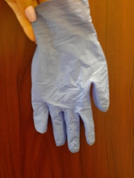 Одноразові рукавиці MedTouch нітрилові без пудри Розмір XS 100 шт. Сині (4820226660019/Н345085) фото від покупців 11