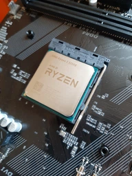 Процесор AMD sAM4 Ryzen 3 3200G 4C/4T, 3.6-4GHz, 65Вт (Radeon™ Vega 8 Graphics) Box