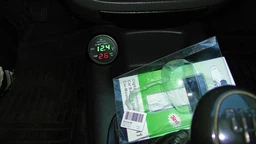 Термометр з вольтметром і USB зарядка в прикурювач 12-24В VST 706 червоно-зелене підсвічування (68604733) фото від покупців 1
