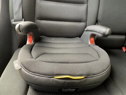 Автокресло бустер Peg-Perego Viaggio 2-3 Shuttle Crystal Black Черное с серым (IMVS000035DP53DX13) (8005475372586) фото от покупателей 12