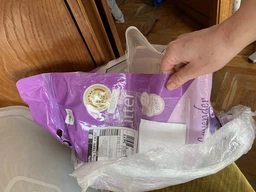 Наповнювачі для туалету VanCat Lavender Бентонітовий наповнювач з ароматом Лаванди для котячого туалету 5 кг (55448) фото від покупців 11