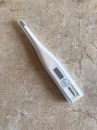 Термометр цифровой OMRON Eco Temp Basic MC-246-E фото от покупателей 19