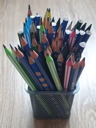 Набір олівців чорнографітних тригранних BIC Evolution Triangle HB з гумкою 12 шт (3086123538375) фото від покупців 1