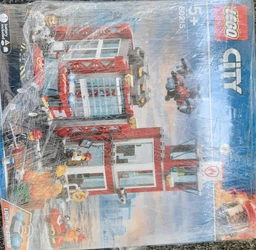 Конструктор LEGO City Пожарное депо 509 деталей (60215) фото от покупателей 12