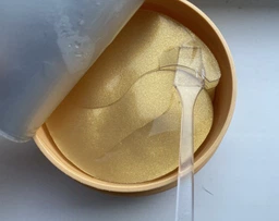 Гидрогелевые патчи для глаз с золотом Koelf Gold & Royal Jelly Eye Patch 60 шт (8809239802612) фото от покупателей 2