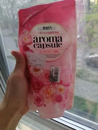 Кондиционер для белья с экстрактом розы Lion Porinse Aroma Capsule Pink Rose 2.1 л (8806325615620)