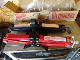 Домкрат ромбовый Штурмовик 1,5т 85-390мм с трещоткой BBC-1500T фото от покупателей 6