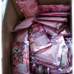 Упаковка влажного корма для котят Purina One Junior с лососем и морковью 26х85 г (7613287901965) фото от покупателей 1