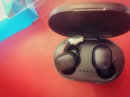Бездротові Навушники AirDots A6S 6х4 см чорний фото від покупців 4