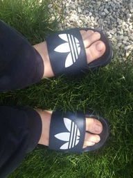 Жіночі Пантолети Adilette Lite adidas GZ6196 44.5 (10 UK) чорний (4065419848830) фото від покупців 1