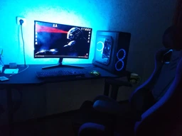 Компьютерный стол Aerocool ACD2-140 Black фото от покупателей 3