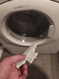 Ручка дверцят для пральної машини Ariston Indesit C00116576 біла