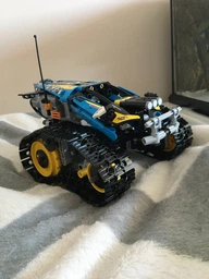 Конструктор LEGO Technic Каскадерський гоночний автомобіль на радіоуправлінні 324 деталі (42095) фото від покупців 8