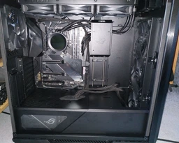 Система жидкостного охлаждения NZXT Kraken Z73 - 360 мм AIO Liquid Cooler with LCD Display (RL-KRZ73-01) фото от покупателей 7