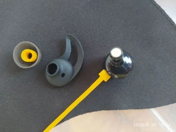 Наушники Realme Buds Wireless Black-Yellow (2001000177707) фото от покупателей 15