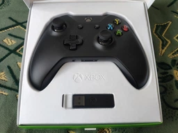 Беспроводной геймпад Microsoft Xbox One Controller Black + Wireless Adapter for Windows 10 (4N7-00003) фото от покупателей 8