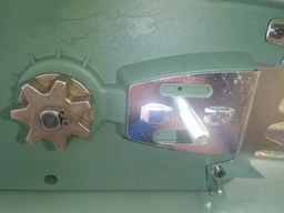 Цепная пила Bosch UniversalChain 35, 1.8 Квт, 35 см рабочая длина, цепь, кожух (06008B8303) фото от покупателей 9