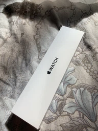Смарт-часы Apple Watch SE GPS 44mm Space Grey Aluminium Case with Black Sport Band (MYDT2UL/A) фото от покупателей 11