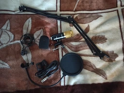 Студійний мікрофон конденсаторний Music DJ M-800U зі стійким та вітрозахистом. Чорний із золотим (1638064ЕТ) фото від покупців 17