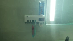 Диспенсер для зубной пасты и щеток автоматический Toothbrush sterilizer (W-020) , УФ-стерилизатор