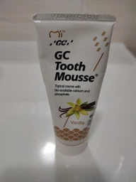 Крем для зубів - GC Tooth Mousse Vannilla 35ml (606395-85811) фото від покупців 4