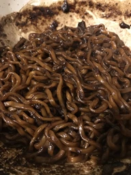 Локшина Рамьон з соусом з чорних бобів Chapagetti Nongshim 140г фото від покупців 1