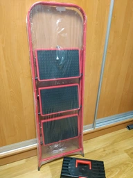 Стремянка Forte LFD106TB из 3 ступеней Красная