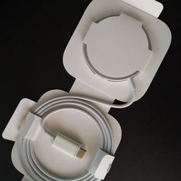 Беспроводное зарядное устройство Apple MagSafe Charger White (MHXH3ZE/A) фото от покупателей 13