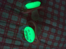 Пустушка Philips AVENT Ultra Air Нічна 6-18 міс для дівчаток 2 шт (SCF376/14) фото від покупців 9