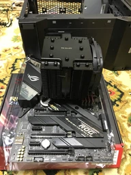 Материнская плата Asus ROG Strix Z490-F Gaming (s1200, Intel Z490, PCI-Ex16) фото от покупателей 6