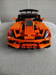 Конструктор LEGO TECHNIC Chevrolet Corvette ZR1 579 деталей (42093) фото от покупателей 4